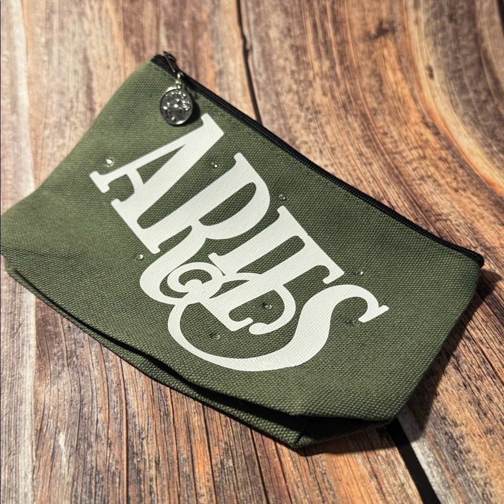 NEW Green Canvas 8”x5” Cosmetic Bag With Custom Vinyl Item #PHK146